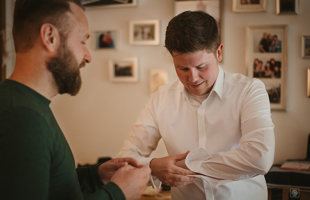 Hamburg wedding groom getting ready