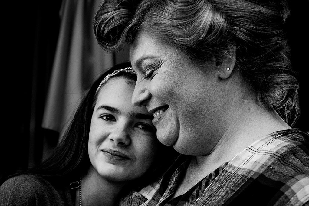  Moment between the bride and her daughter while getting ready at the Mount Vernon Country Club wedding in Alexandria Virginia photographed by Potok's World Photography based in Washington DC