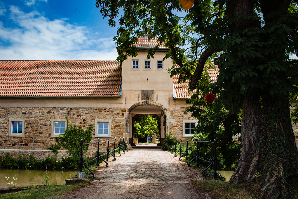 Destination Wedding in Germany at Rittergut Remeringhausen by DC Wedding Photographers Potok's World Photography