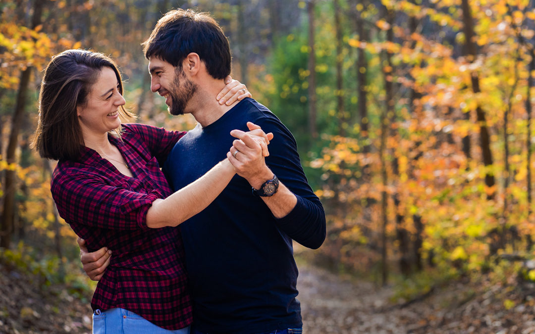 Hiking engagement photos at Scott's Run Nature Preserve in Northern Virginia by DC wedding photographers of Potok's World Photography