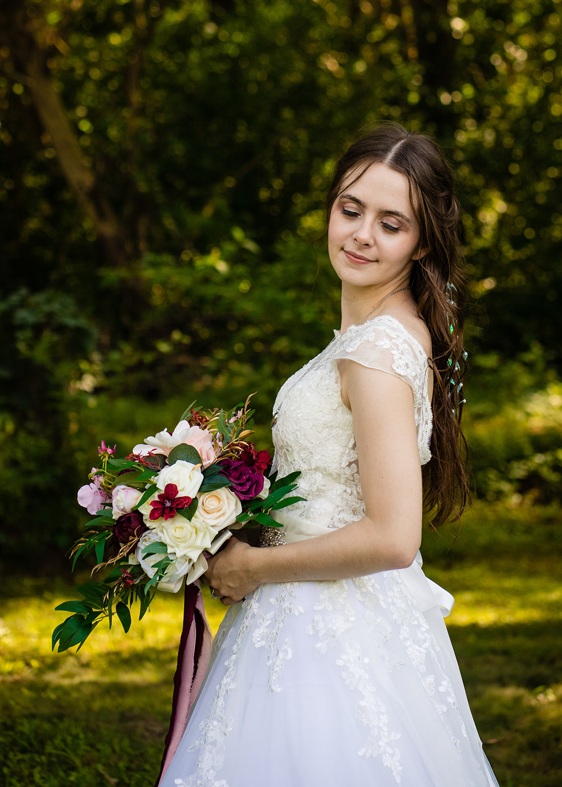 Photos of a Fredericksburg VA bride getting into her wedding dress by Potok's World Photography